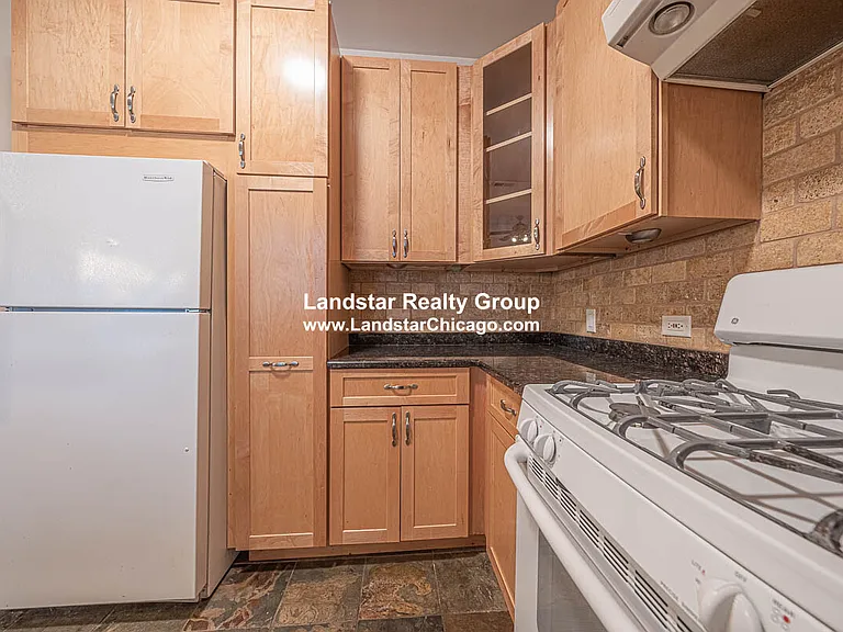 754 W Bittersweet Pl #3 — Photo 26