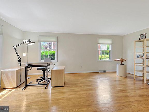 5th image of 309 Hampton Rd