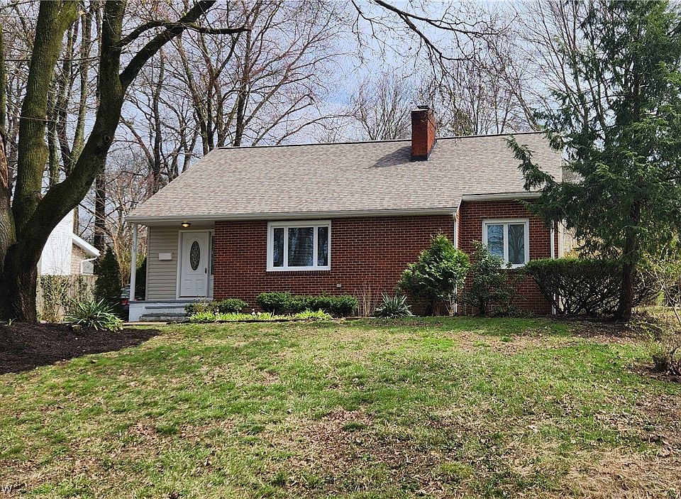 1st image of 379 Mineola Ave