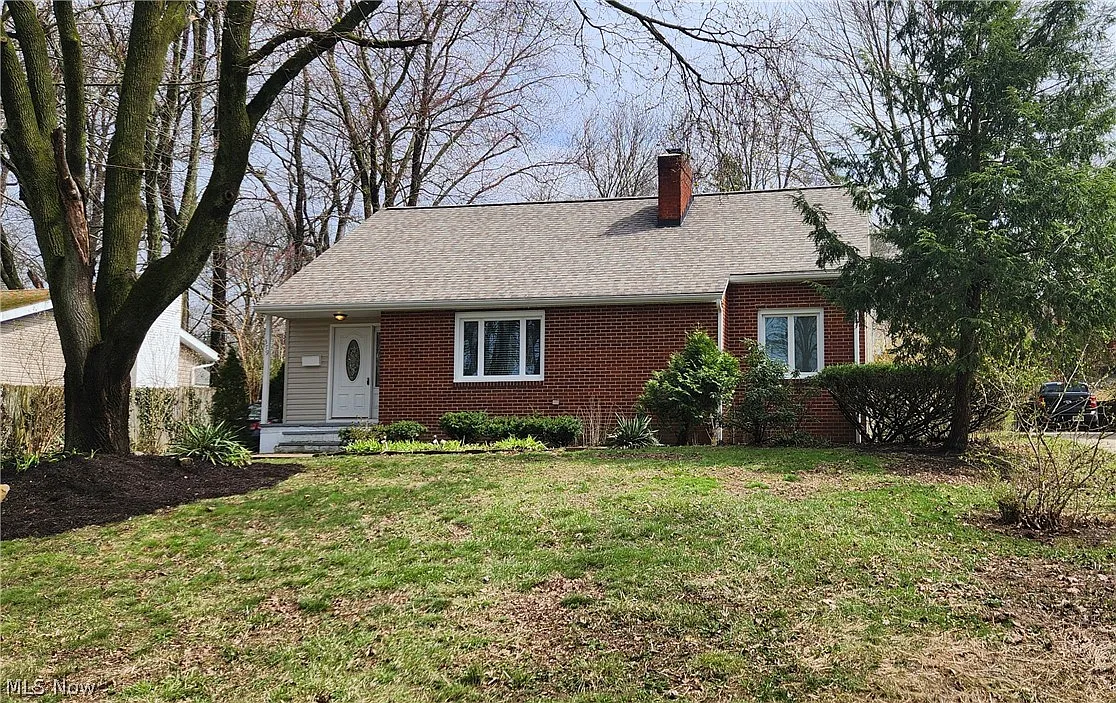 379 Mineola Ave photo 1