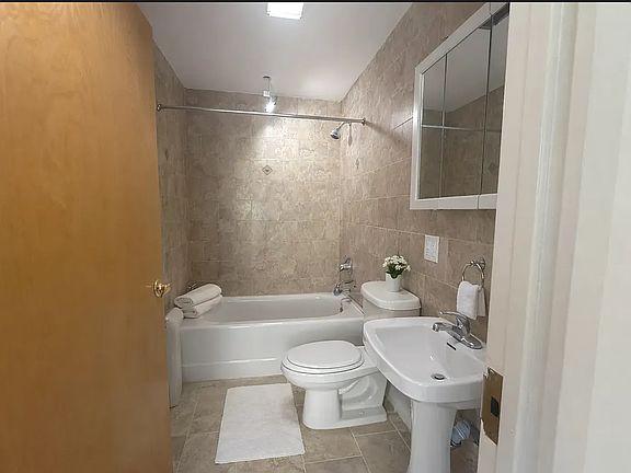 4th image of 5828 44th Ave APT 6H