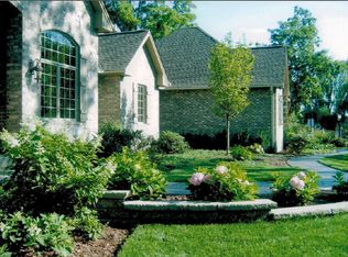 5200 Vicksburg Dr, Racine, WI 53403