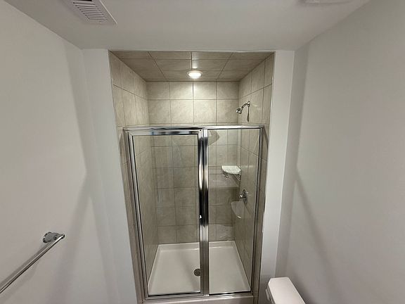3rd image of 5003 Westmead Ln