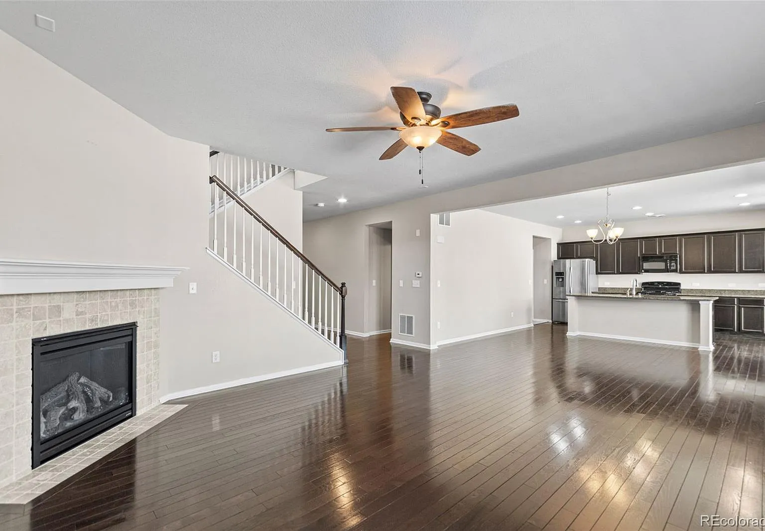 4 bed, 3.5 bath, 2571 sqft, $3,600 — Photo 3