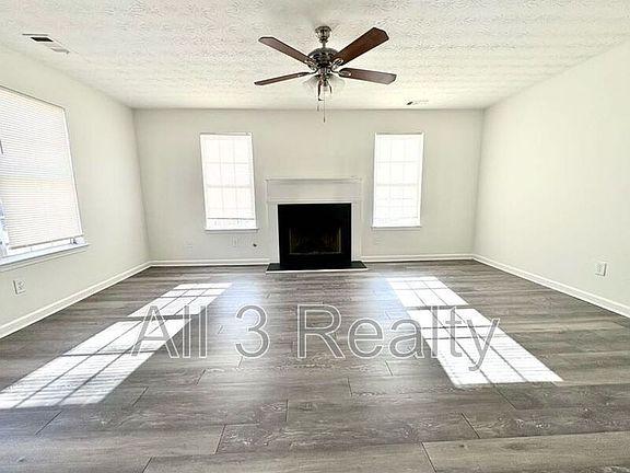 3rd image of 1730 Bennett Dr