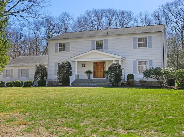 7 Apache Trail, Westport, CT 06880