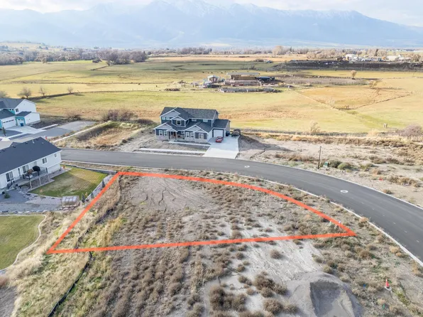 831 W 70 N, Hyrum, UT 84319