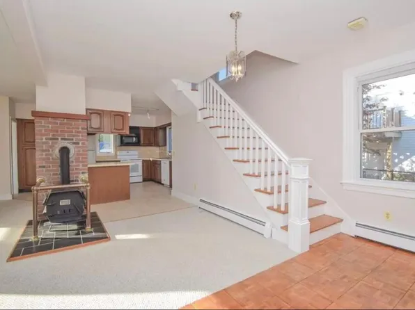 (undisclosed Address), Newport, RI 02840