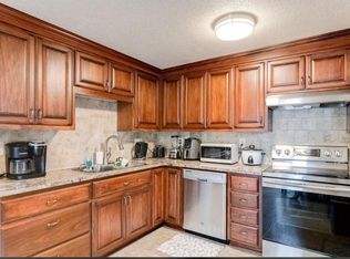 523 E 4th St, Chaska, MN 55318