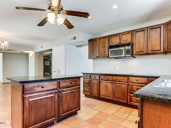 3rd image of 3541 W Sahuaro Dr