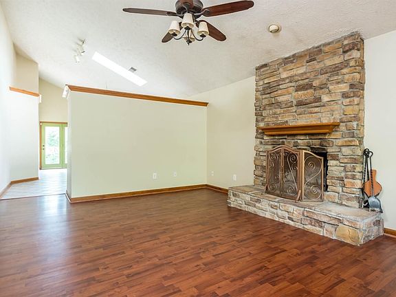 2nd image of 645 Morgan Hills Dr