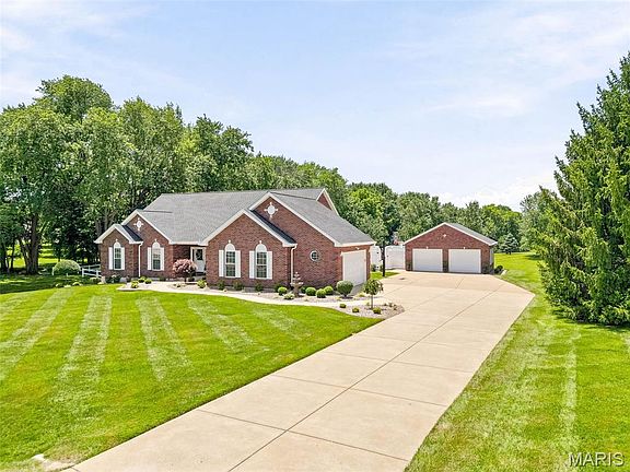 5th image of 100 Townview Dr