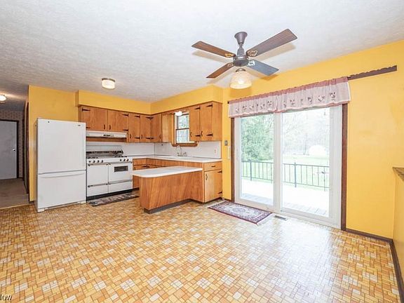 5th image of 10910 Nellabrook Ave NE