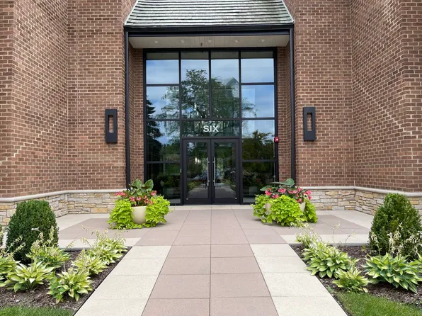 6 Oak Brook Club Dr APT K106, Oak Brook, IL 60523