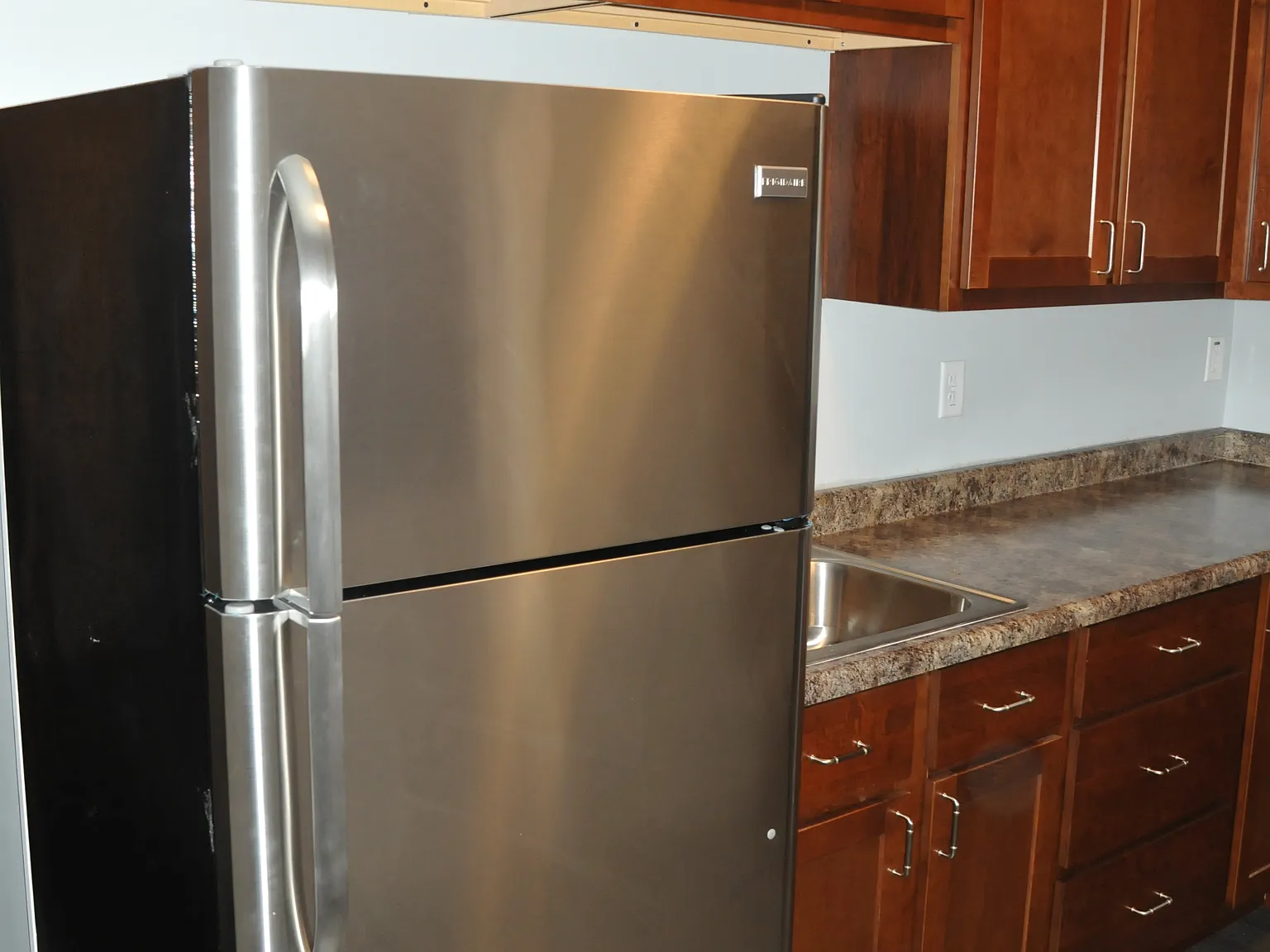 3 bed, 1100 sqft, $2,000 — Photo 4