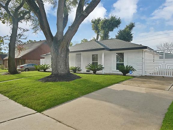 2nd image of 5215 Trail Lake Dr