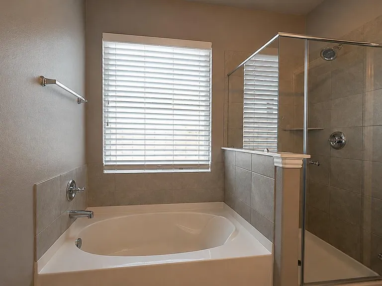 2507 Galley Ridge Dr — Photo 17