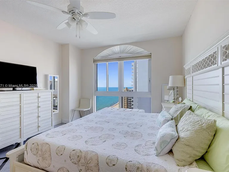 2080 S Ocean Dr #9 — Photo 16