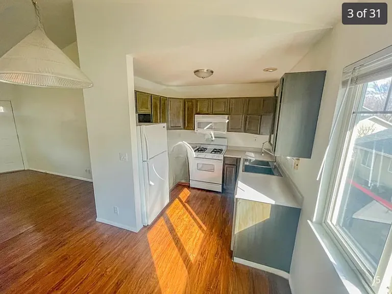 515 W State St — Photo 2