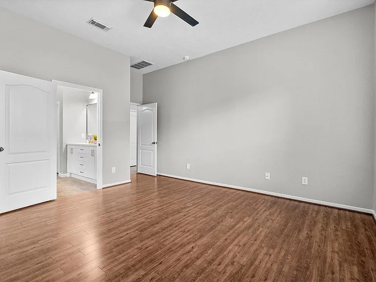 12719 Hart Hollow Ln — Photo 21