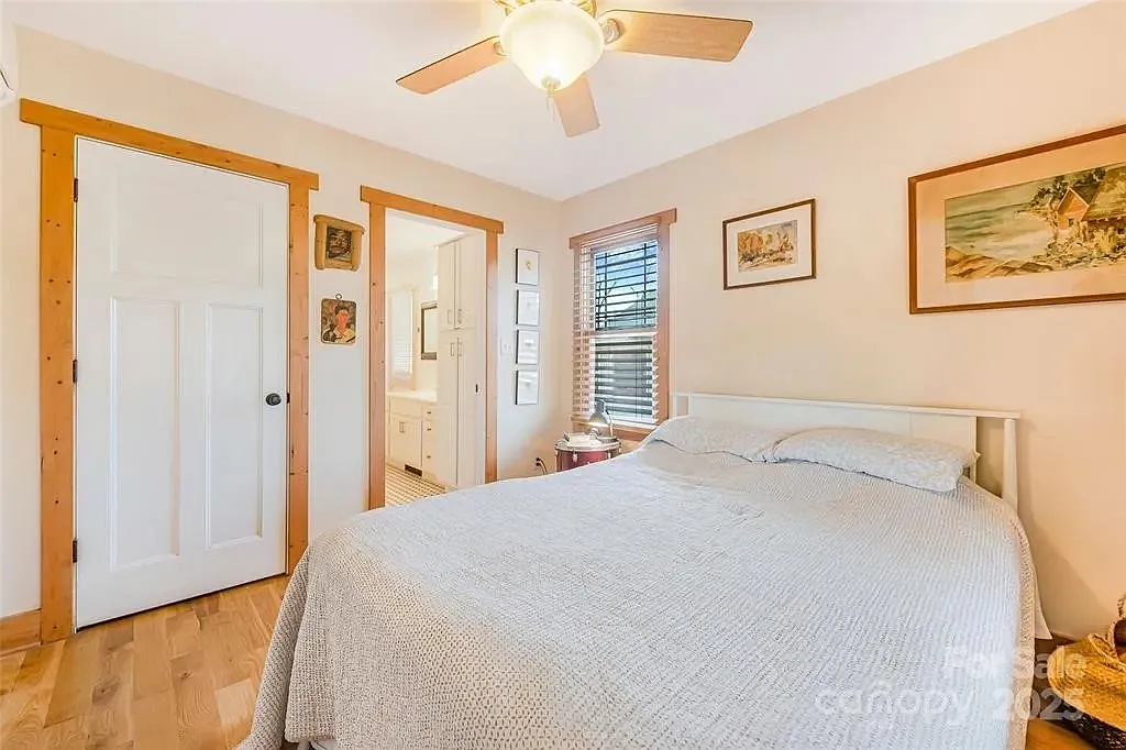 3 bed, 2775 sqft, $950 — Photo 2