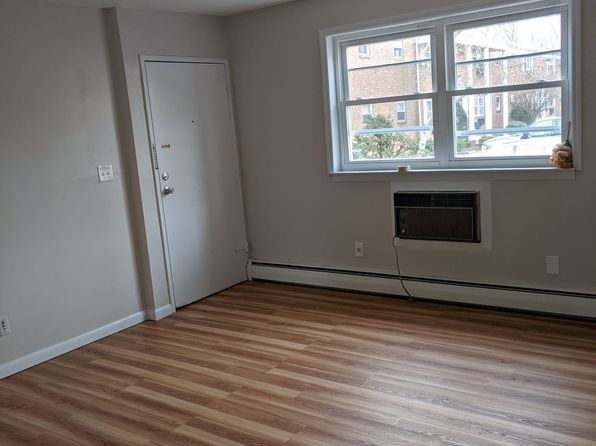 289 Main St APT 3E