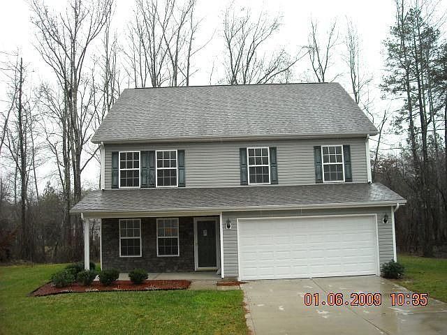 2nd image of 2416 Cricket Ln