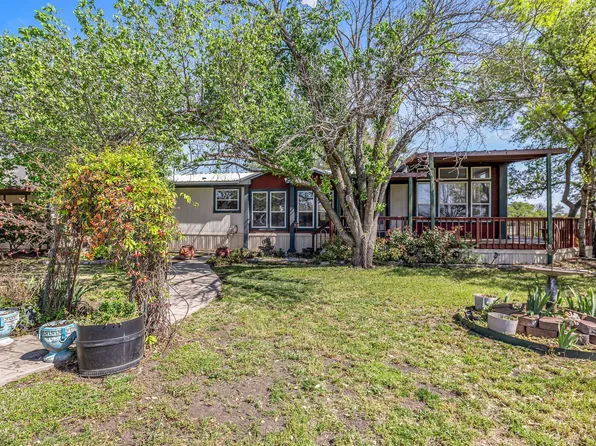605 Skyview Ct, Azle, TX 76020