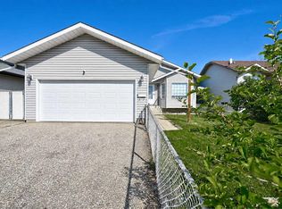 9116 S 104th Ave, Grande Prairie, AB T8X 1E6