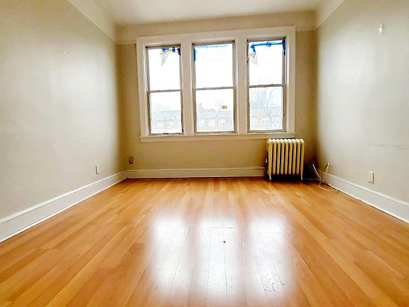 2nd image of 214 Mallory Ave #1A