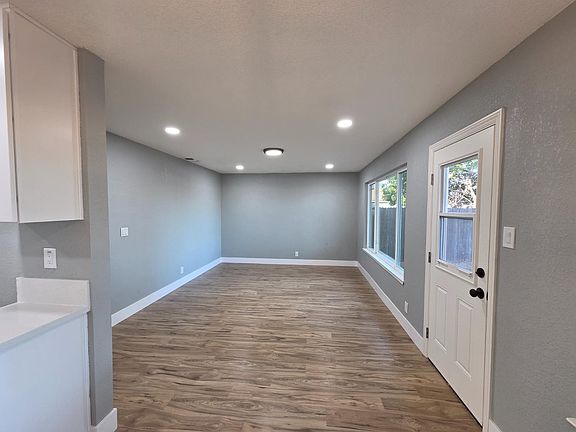 4th image of 4032 Santa Fe Way