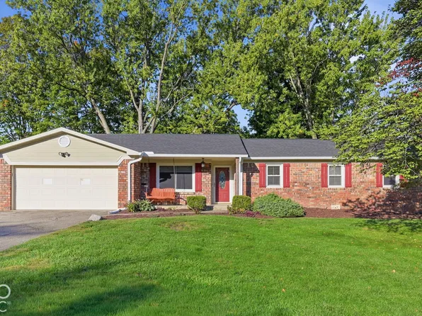 36 Lansdowne Ln, Carmel, IN 46033