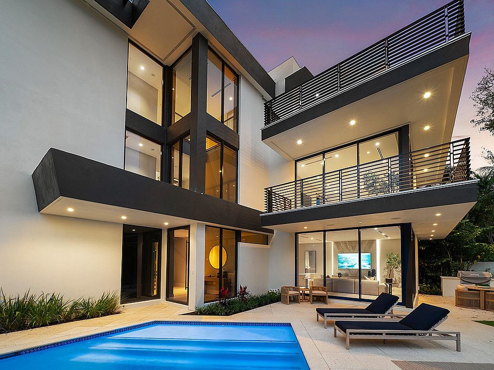 1st image of 808 Andrews Avenue