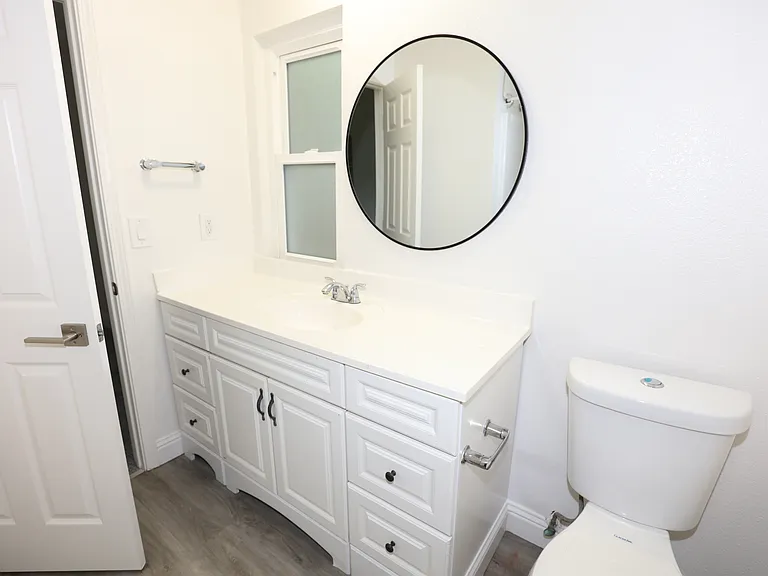 Cedarwood Apartments — Photo 39
