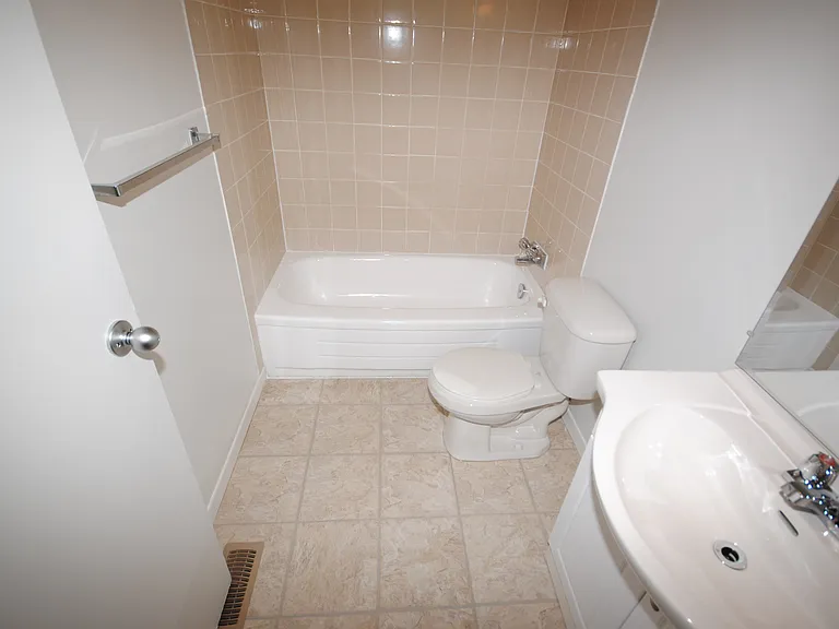 3301 Uplands Dr — Photo 94