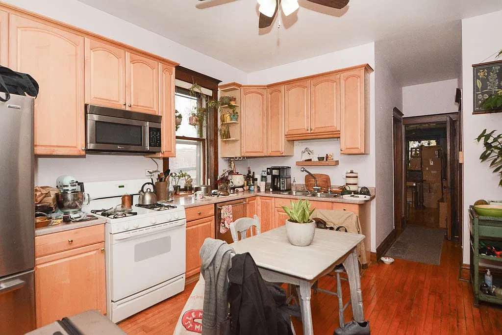 Beyond Compare 3 Bed, 1 Bath at Walton + Rockwell (Ukrainian Village) — Photo 3