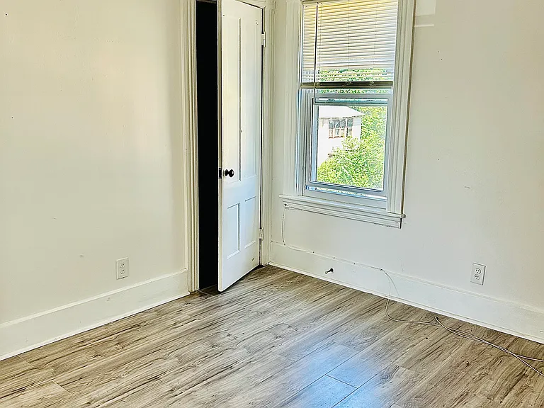 211 Vernon St #3 — Photo 3