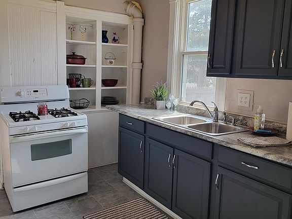 4th image of 232 Forest Ave