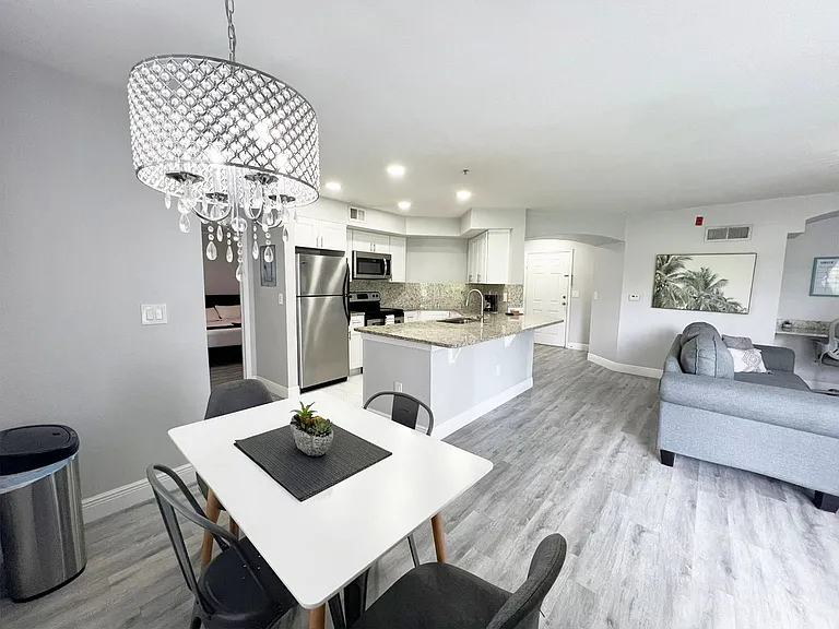 7250 Westpointe Blvd — Photo 9