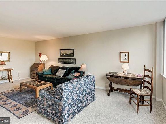 5th image of 4390 Lorcom Ln APT 303