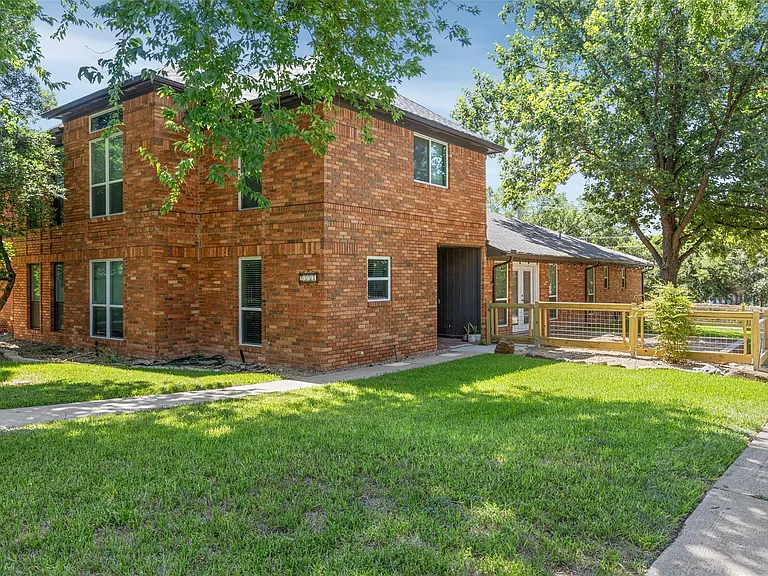 9351 Highedge Cir — Photo 1