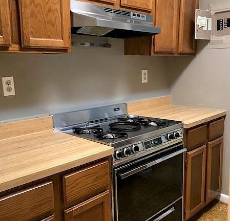 2nd image of 3790 Lyndhurst Dr APT 202