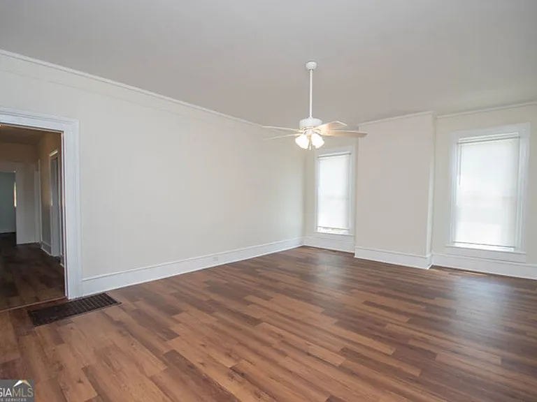 31 Saint Clair St — Photo 3