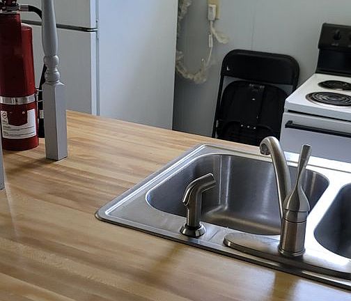 4th image of 457 Cedar Ave #4