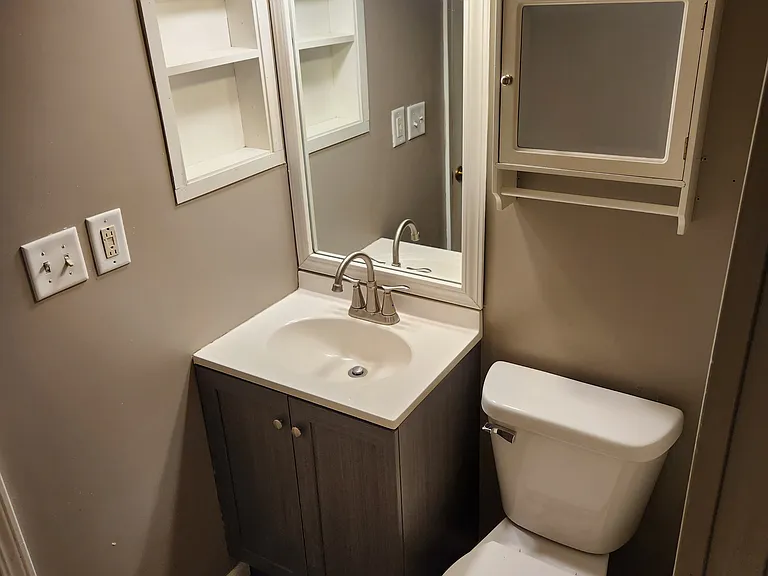 213 E Center St #B — Photo 17