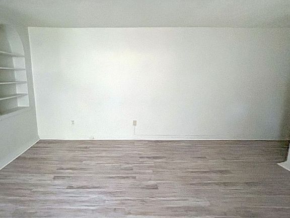 5th image of 169 College Ave APT 3