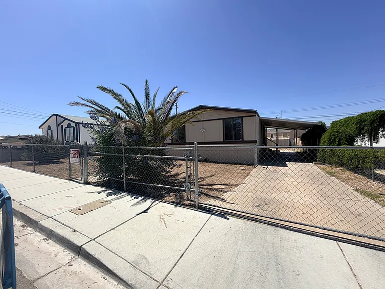 271 Aztec Ln — Photo 1
