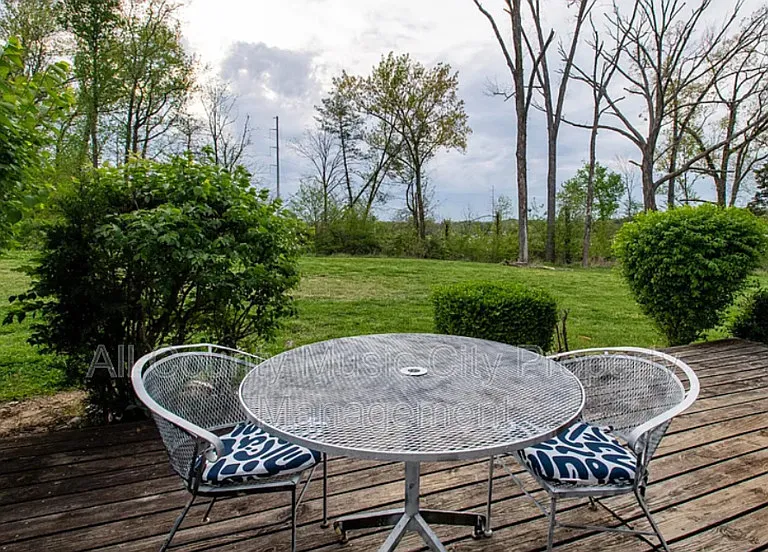 129 Hermitage Woods Dr — Photo 15