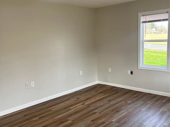 5th image of 2428 Princeton Rd