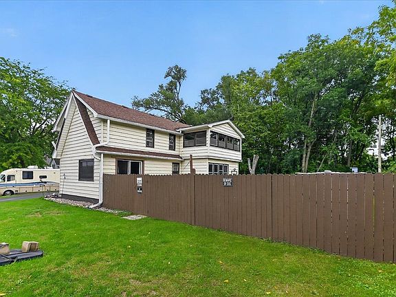 3rd image of 6023 Merrill St